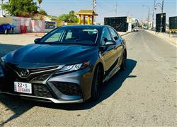 تۆیۆتا کامری